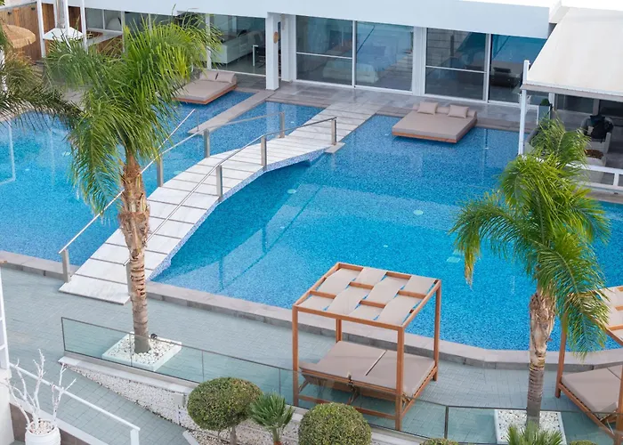 White Luxury * Hersonissos (Crete)