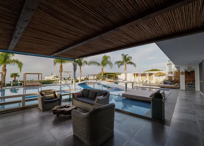 White Luxury * Hersonissos (Crete)