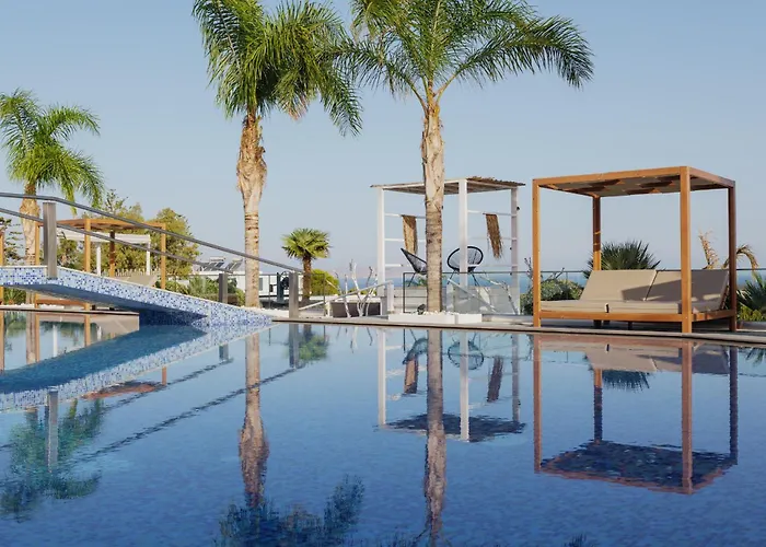 White Luxury Villa *