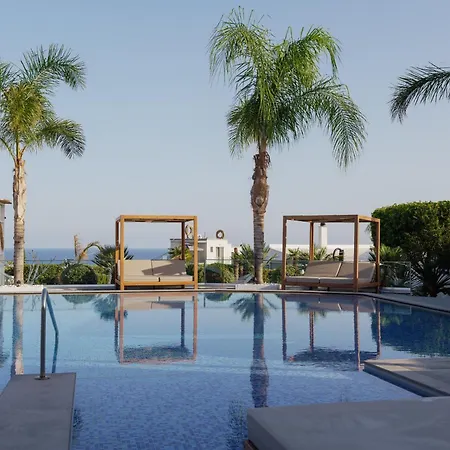 White Luxury Villa *