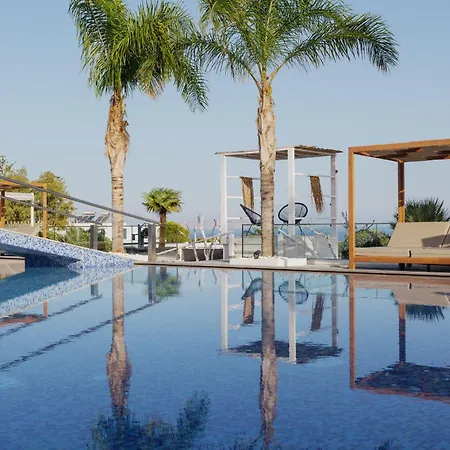 White Luxury Villa *