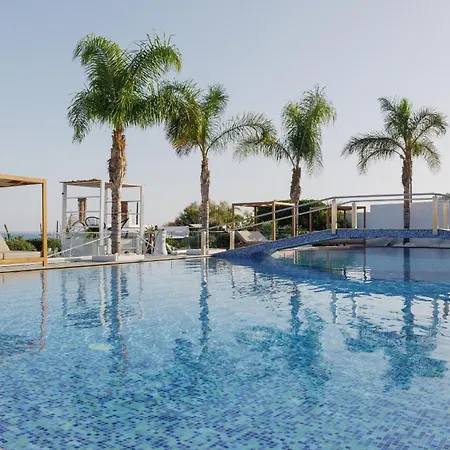 White Luxury Villa *