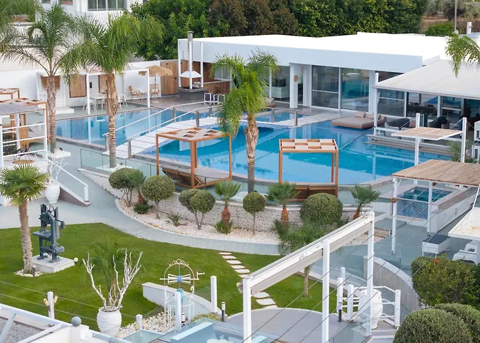 Villa White Luxury *