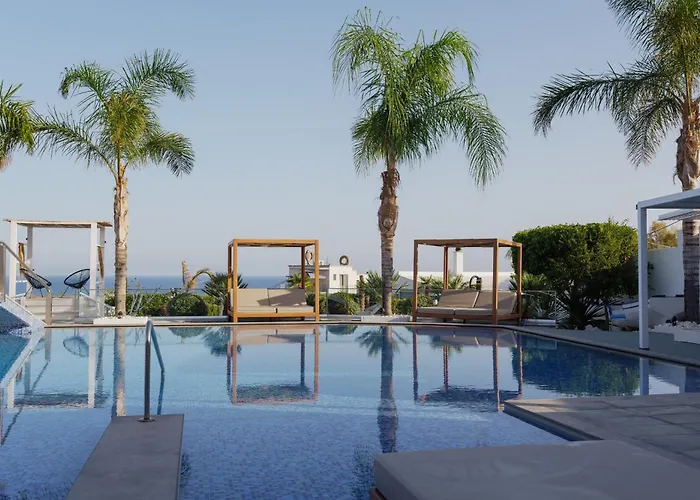 White Luxury Villa *