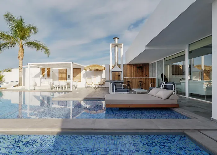 White Luxury * Hersonissos (Crete)