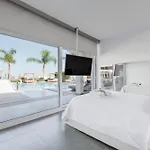 White Luxury Villa *