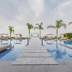 White Luxury * Hersonissos (Crete)