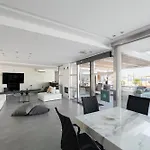 Villa White Luxury *