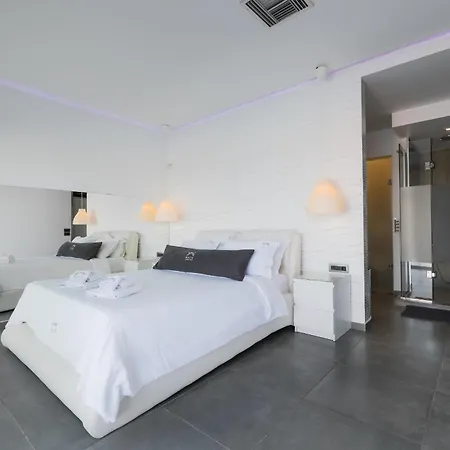 White Luxury * Hersonissos (Crete)
